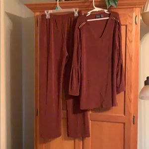 Leisure set (top and pants)